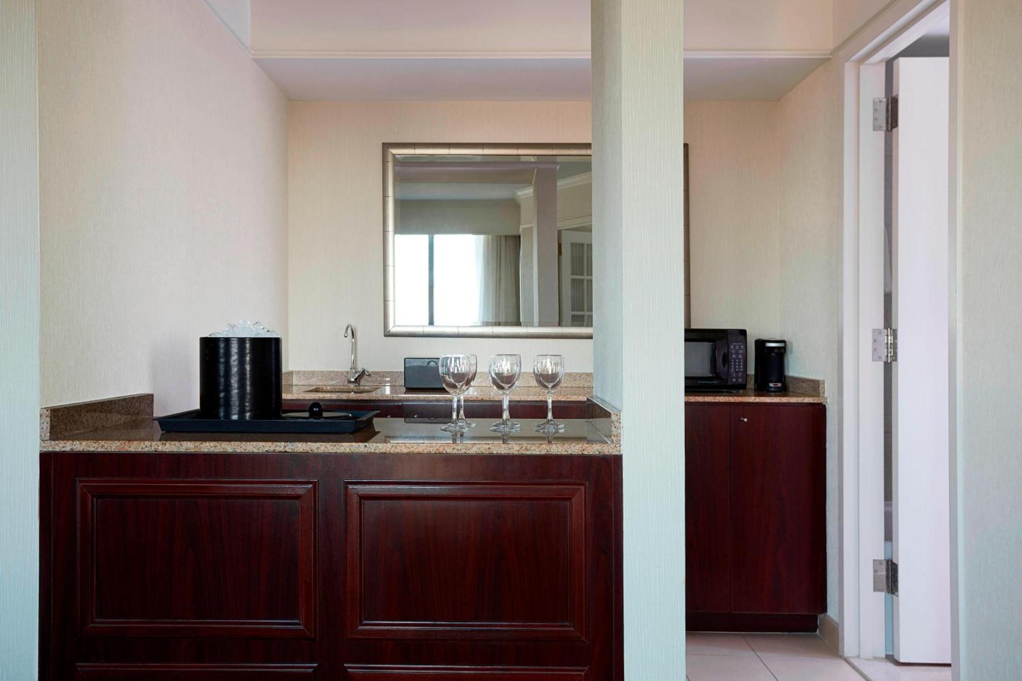 Washington Dulles Marriott Suites Herndon Zewnętrze zdjęcie